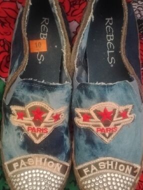 Rebels Denim Slip-On Shoes with Red Star Patch Rhinestone